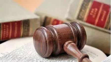 周末侦有料：利用微信群组织“扫雷”并免除惩罚义务从中获利如何评价？