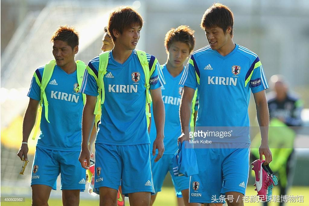 世界杯鸳鸯足球鞋,世界杯彪马鸳鸯足球鞋绿橙