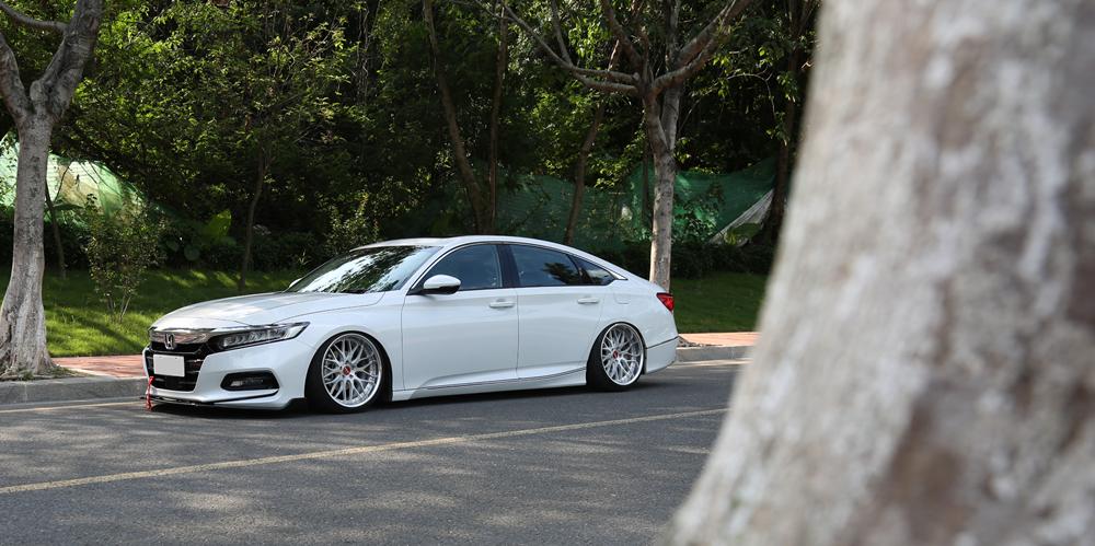 本田10代雅阁国内首改，花费7万将车打造成精品姿态！