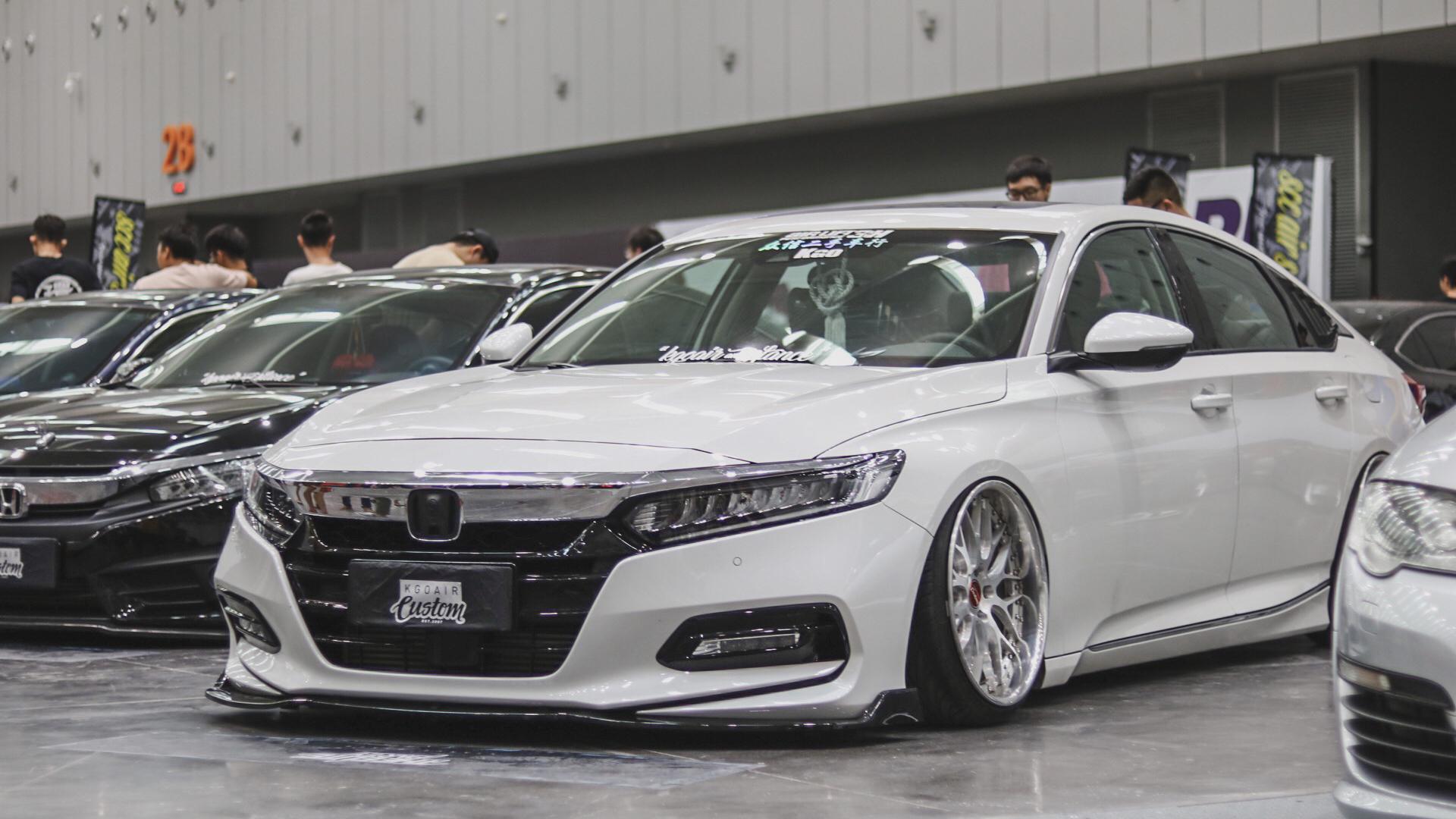 本田10代雅阁国内首改，花费7万将车打造成精品姿态！