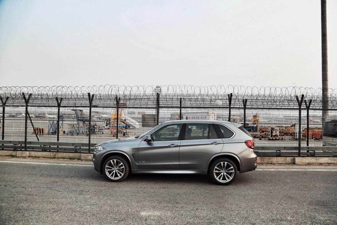 全新bmwx5瞩目登场,上瘾宝马车