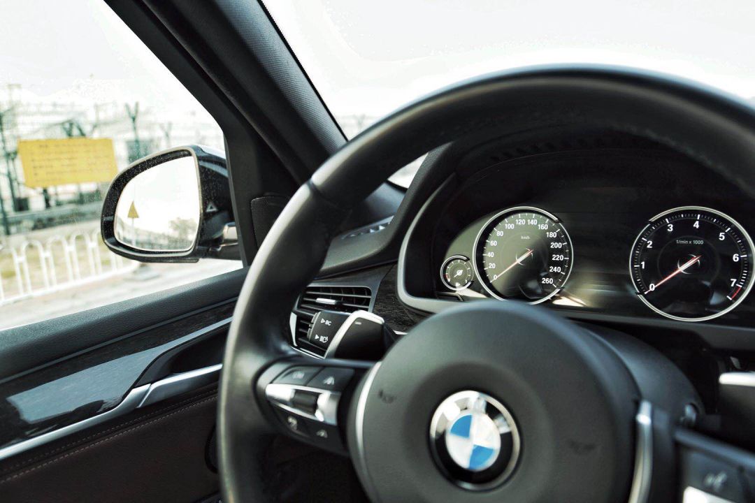 全新bmwx5瞩目登场,上瘾宝马车