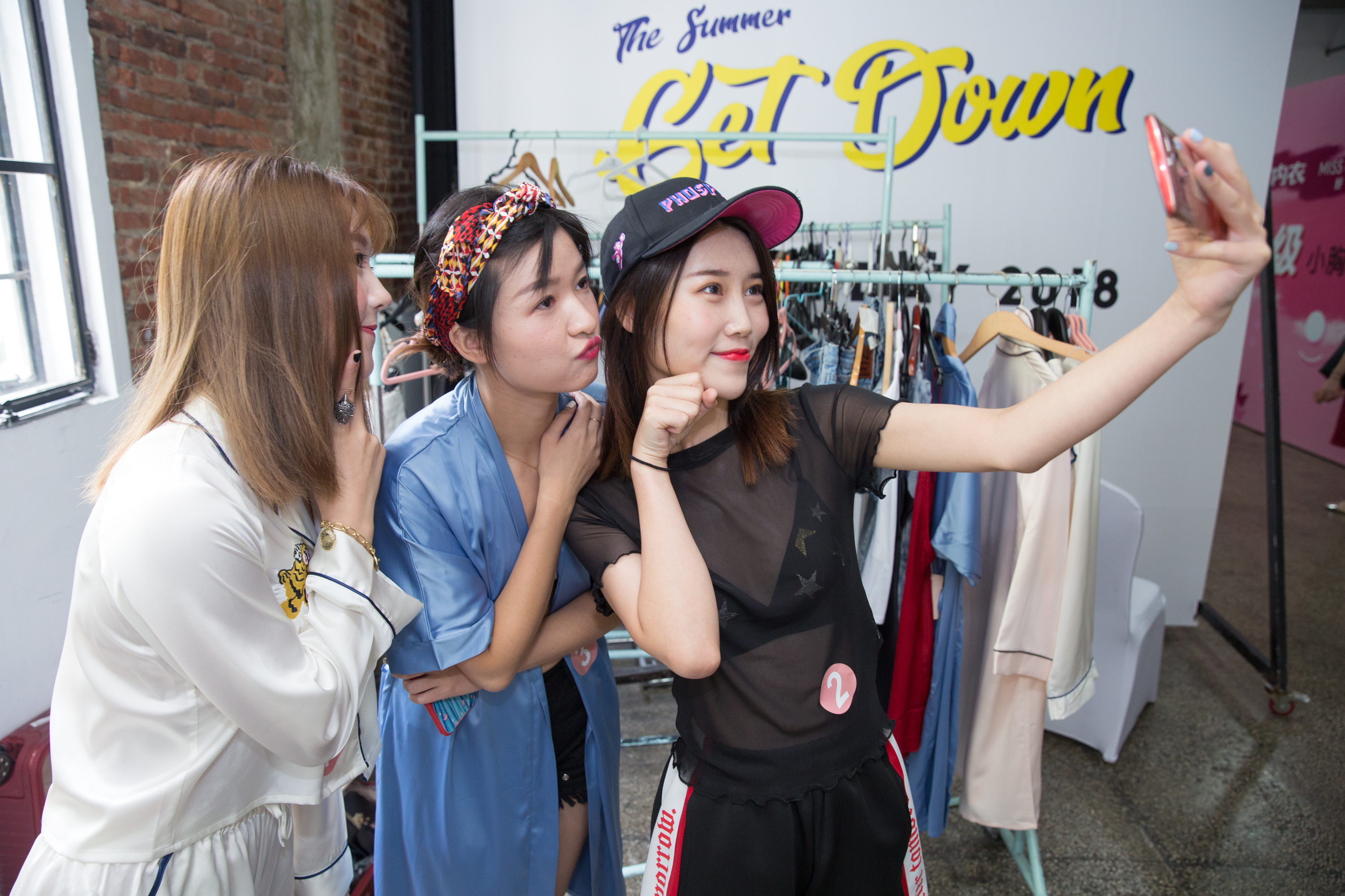 淘宝店铺怎么招聘模特兼职,淘宝哪些店铺招模特