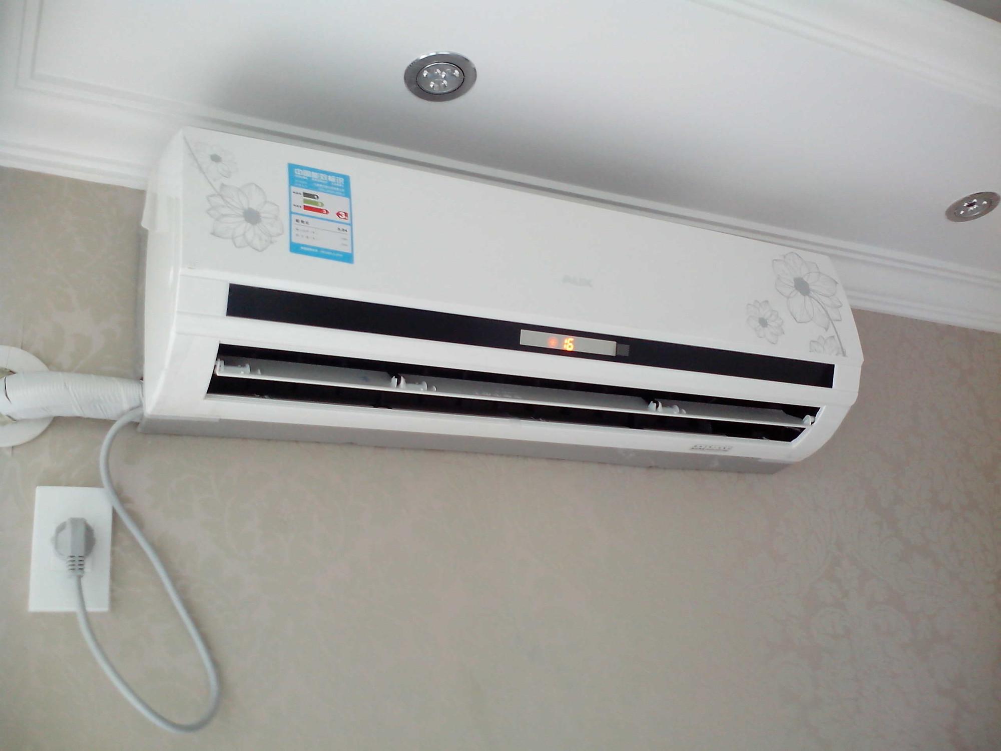 房间空调应该安装什么位置合适,卧室挂式空调安装在哪个位置好