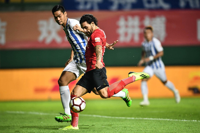 广州德比恒大富力视频,广州德比球迷冲突事件