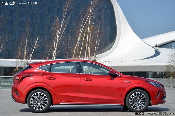 长安逸动xt两厢车16款值得购买吗,长安两厢车逸动xt测评