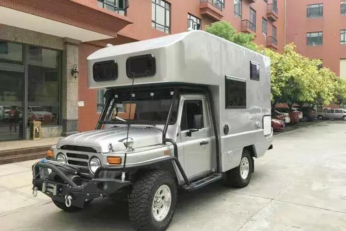 北汽212四驱升顶房车,北汽212越野拖挂房车