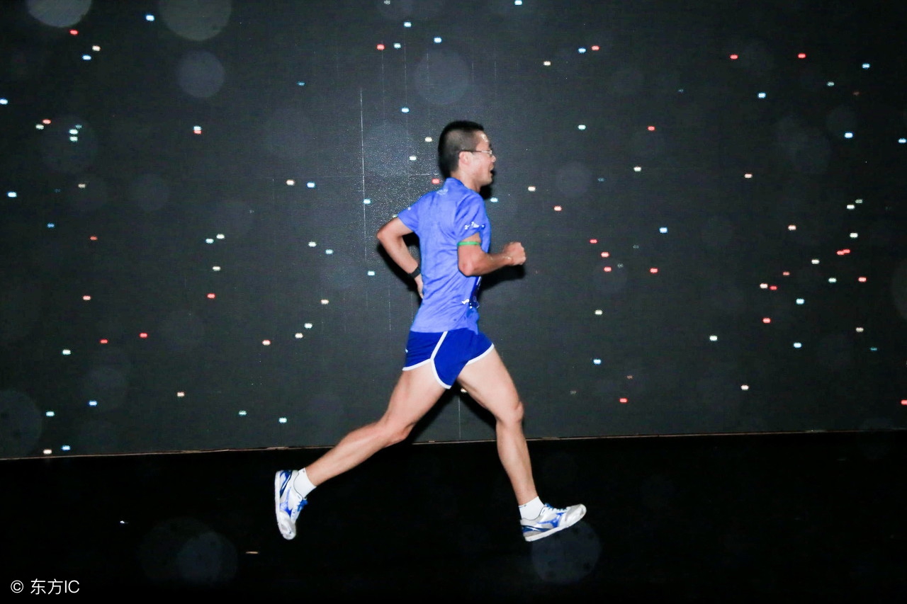 夜跑中暑,为啥中暑