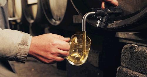 大学，自己买的电脑放着不用却去网吧抢位子，原因你可能不信