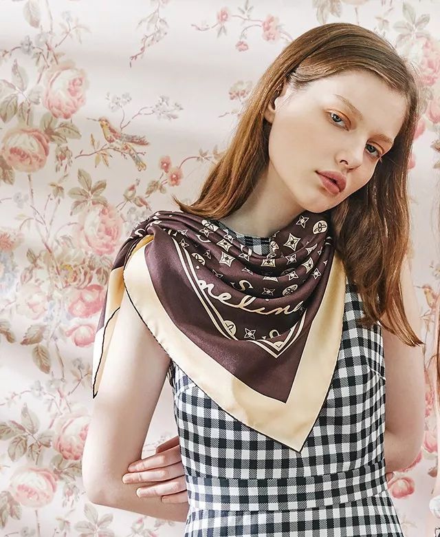 一条丝巾，省下90%的购衣钱