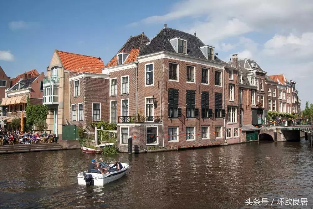 满城书香,如果”姿势“不够,你都不敢轻易来这座荷兰小城!