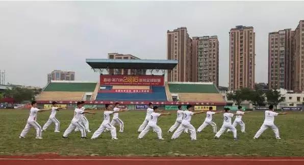 成都155个公共体育场馆免费,成都体育场有序开放