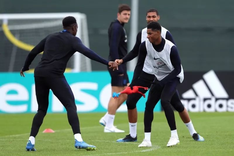 足球赛季前体能训练,青少年足球体能训练50种方法