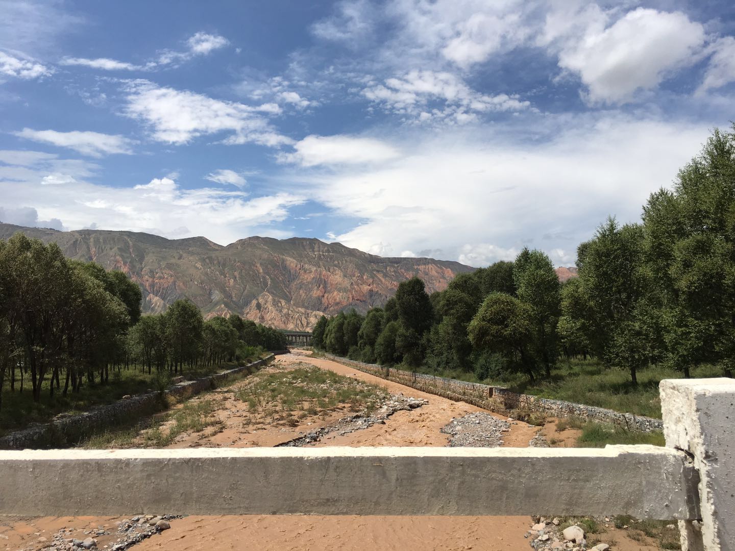 80后夫妻自驾游全世界,甘南自驾轻松省钱游