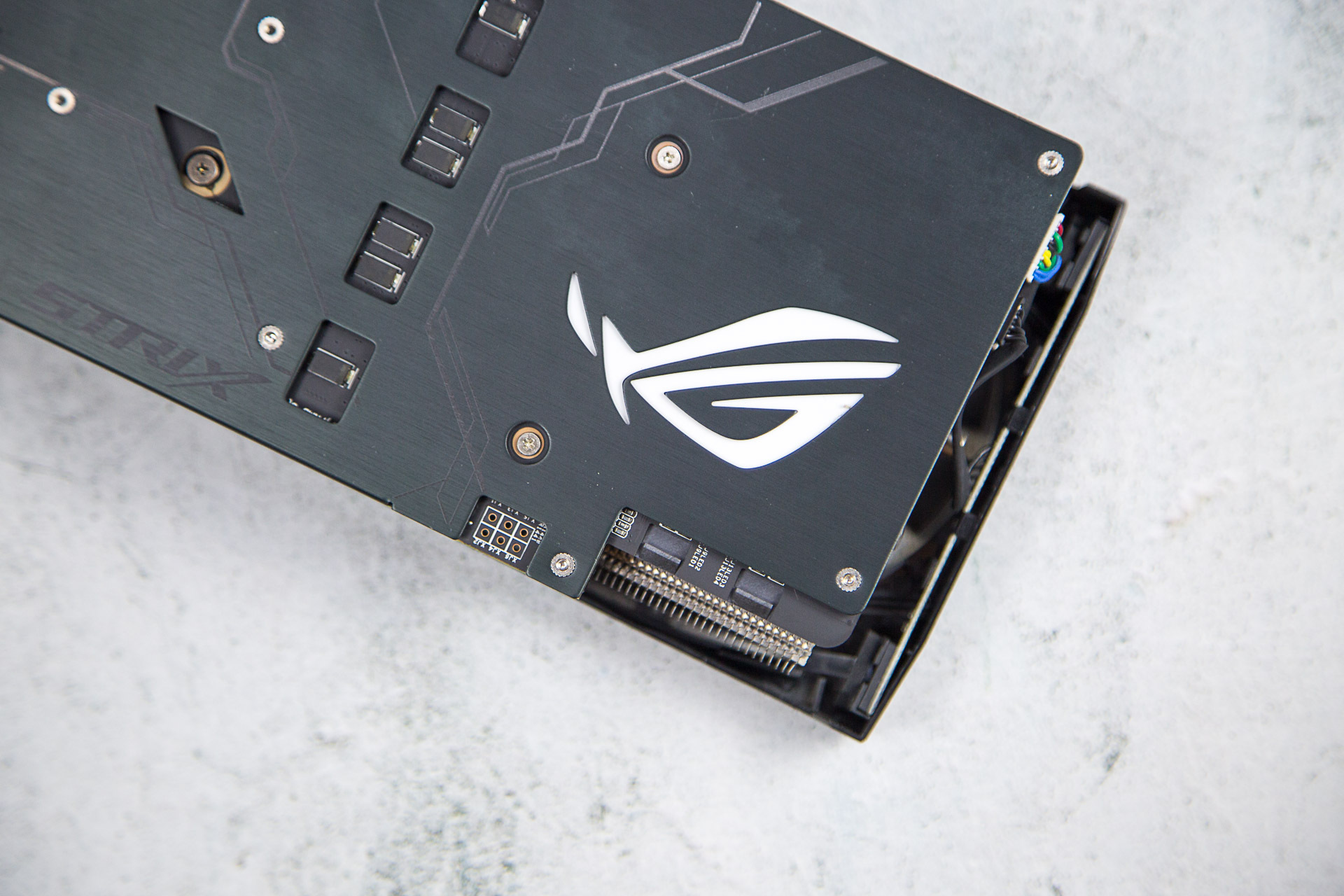 华硕1070ti显卡怎么装,华硕1070ti装机效果