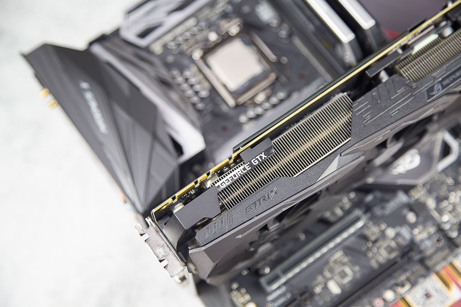 华硕1070ti显卡怎么装,华硕1070ti装机效果