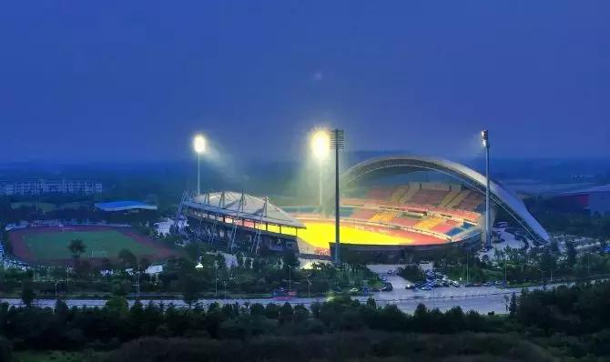 薛之谦在上海参加张学友演唱会,张学友薛之谦清唱