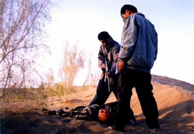 他是中国第一悍匪，害了15人，死前女友说，除了杀人，你什么都好