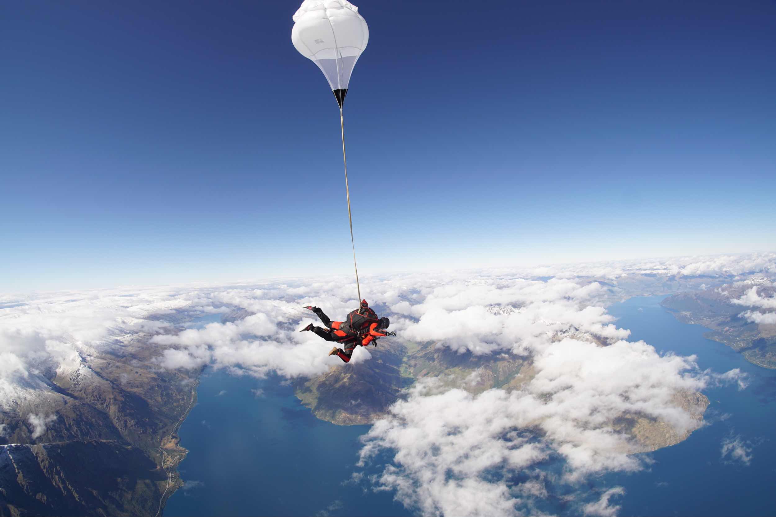 黄金海岸观赏鲸鱼之旅,冲浪潜水跳伞旅行