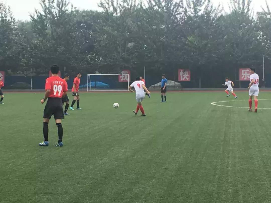 点燃新激情,丰富新生活——“映连红杯”足球邀请赛鸣锣收金