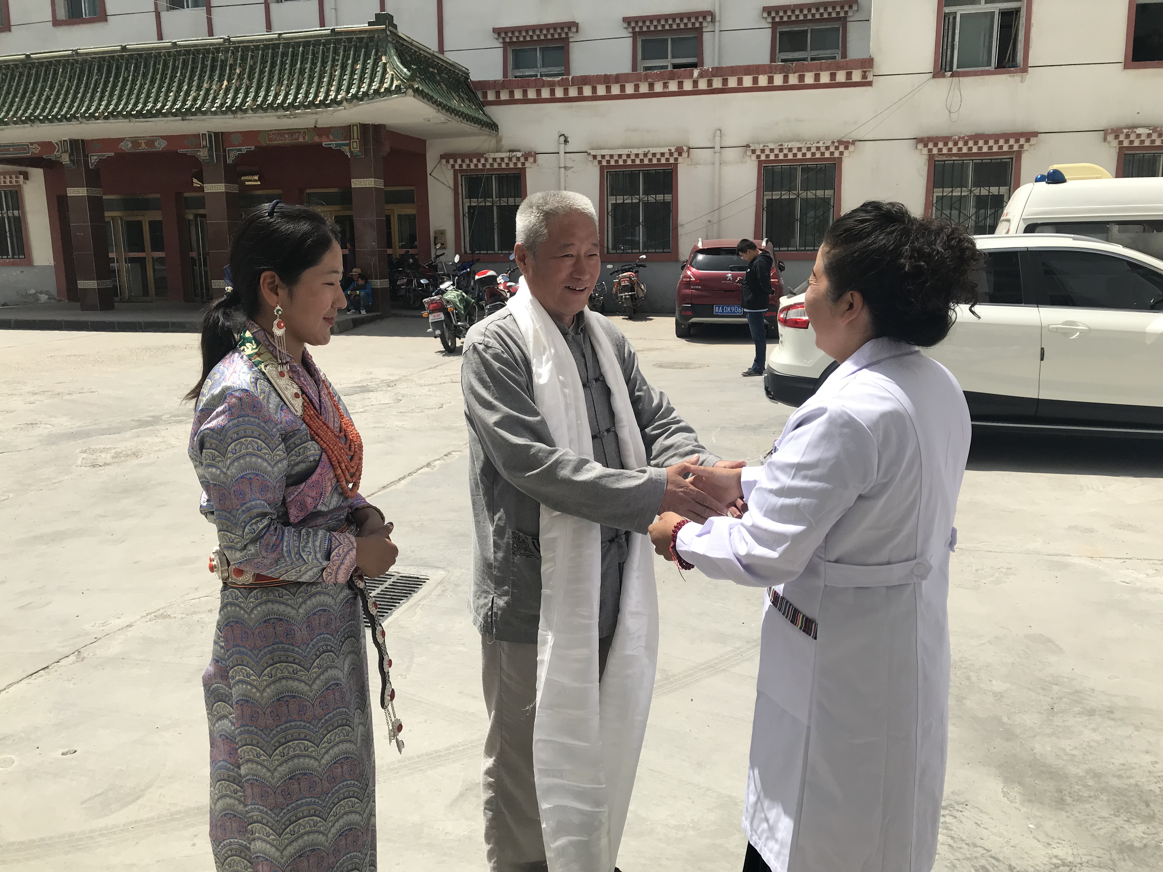 神奇的藏医特色养生疗法,神奇的藏医术