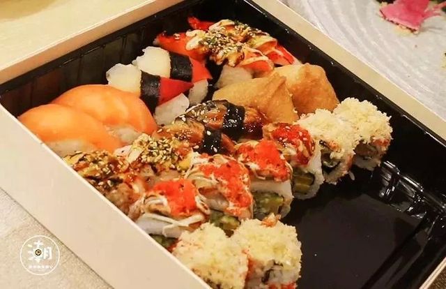 郑州这家寿司界的“黑马”，终于被我们找到了！躺在家里吃到爽！