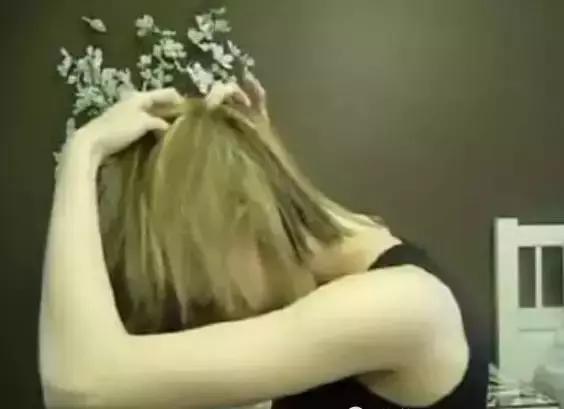 舞蹈发量少盘头教程,表演盘头的简单方法