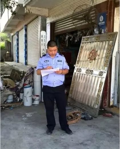 四川仁寿逃犯砍人系误以为仇人藏身派出所疯狂报复！今天，全城洒泪送英雄