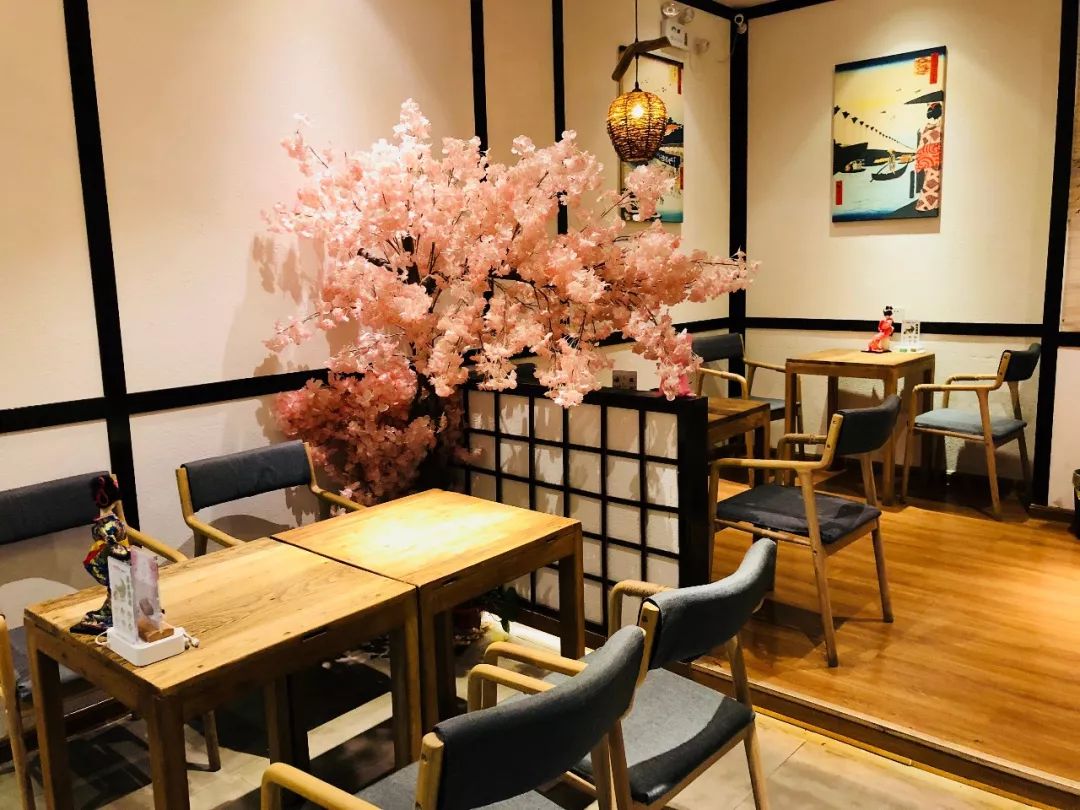 郑州大西郊一个抹茶的天地，飘来一丝丝日式饭香！