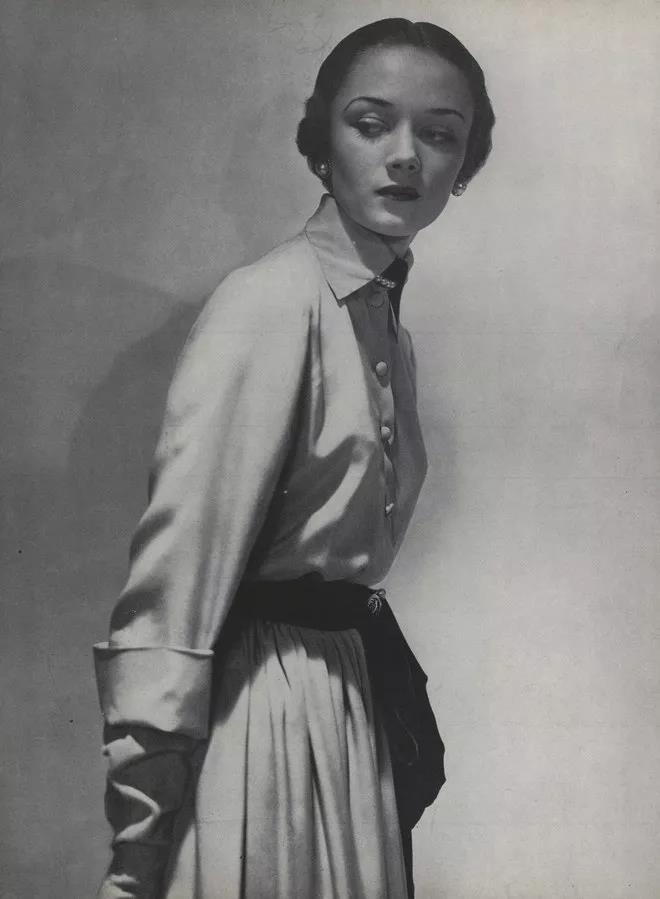 生活遭遇不幸，但她举起枪，以颜色还以痛击！