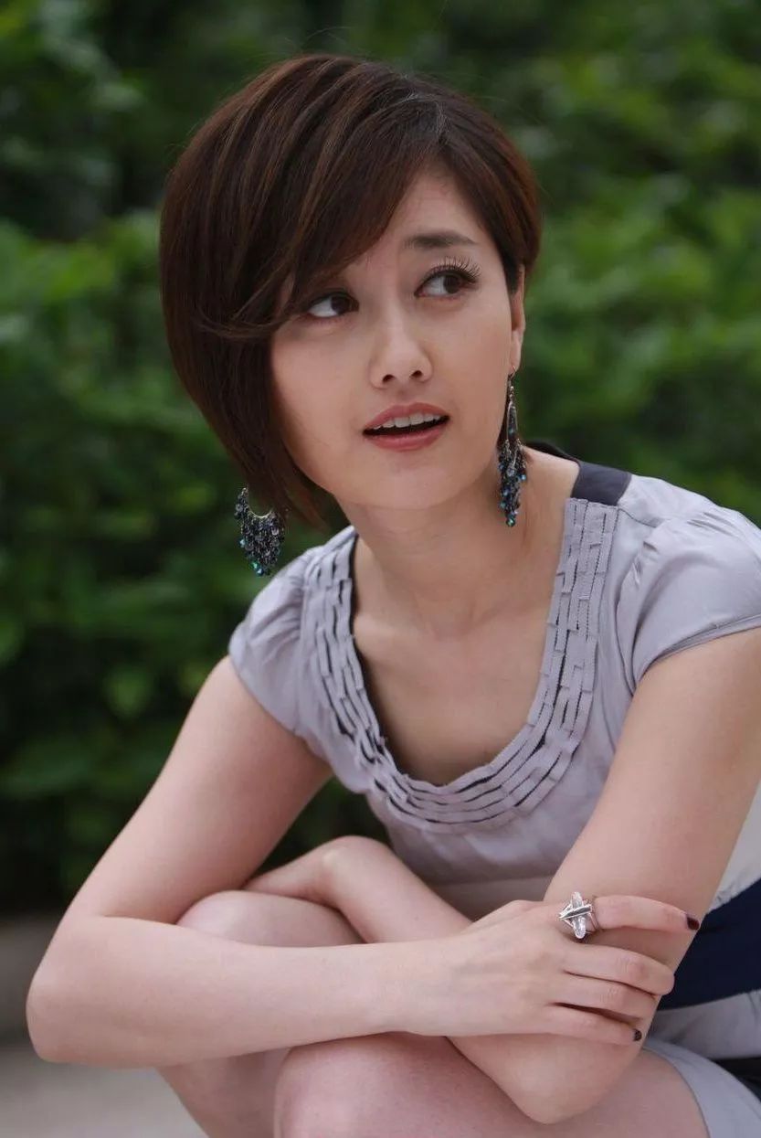 九年前的这部《丑女无敌》竟有这么多美女，个个颜值都不低