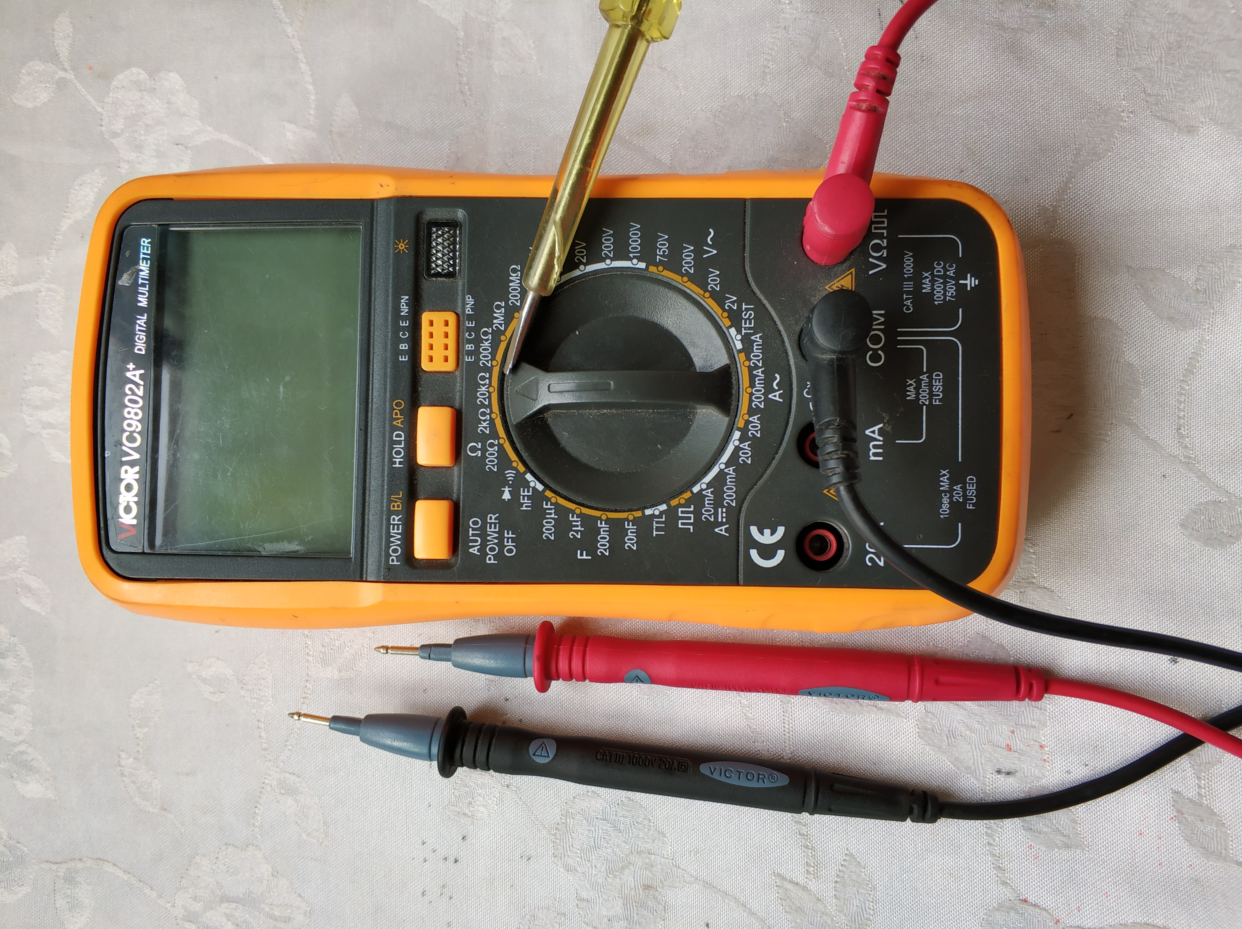 万用表怎么测继电器好坏教程视频,用万用表怎么测量固态继电器好坏