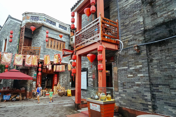 这是一条有气味的街,宝贝如云,还是莞香的起源地