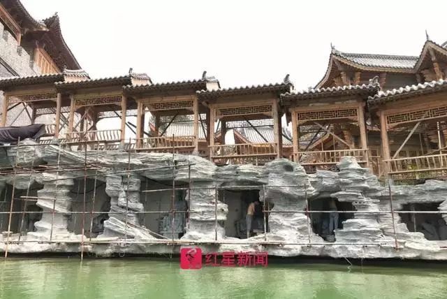 哈利波特要输！河北民间画家花50亿建魔法学校，成奇葩网红