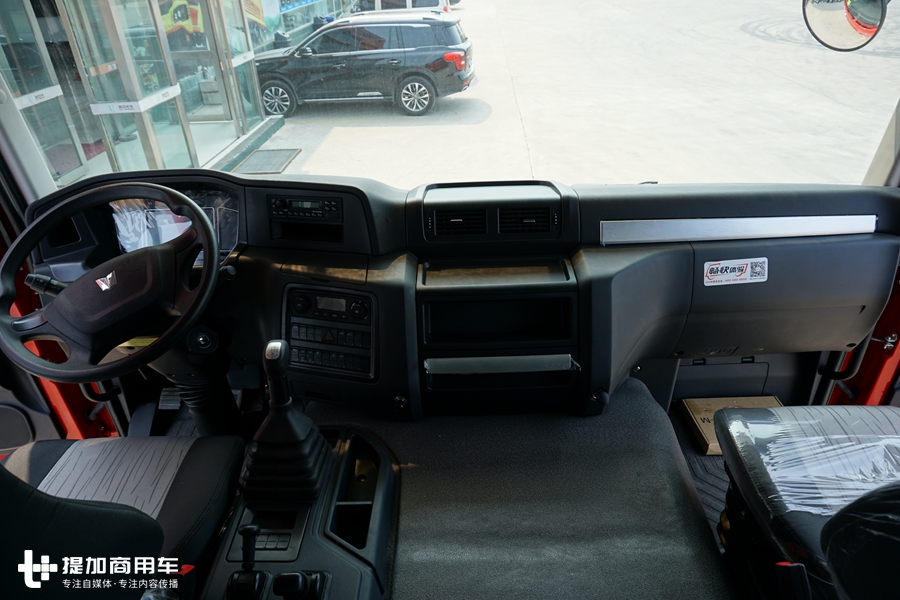 据说拉风叶大件都没有问题，这是国产重载卡车市场的又一悍将？