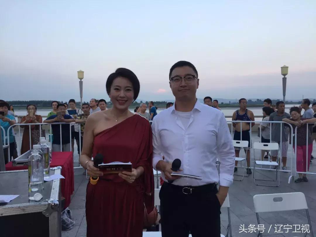 盛满欢乐，洒满真情，昨夜鸭绿江畔热情无眠！