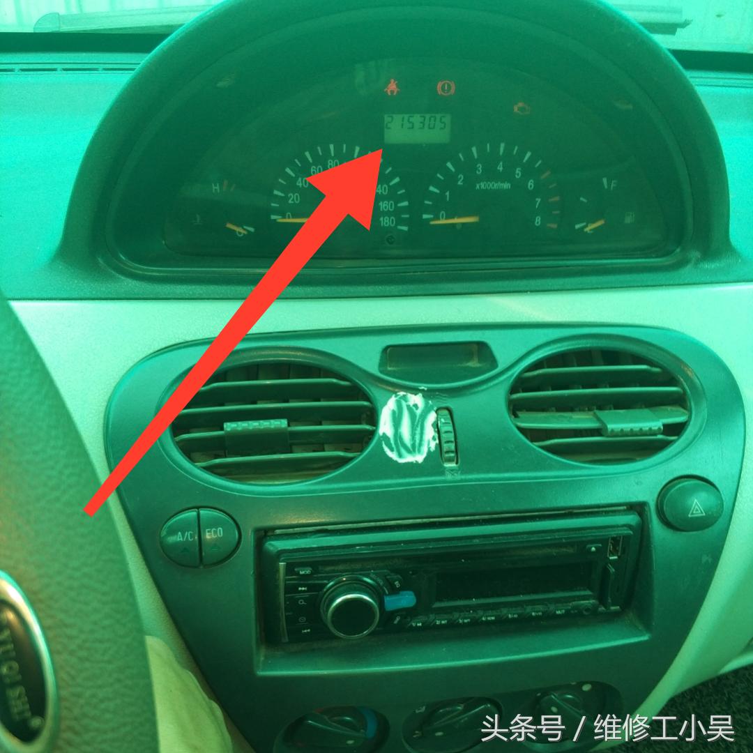 12年21万公里的哈飞被拖回修理厂，车主：拧钥匙无法启动发动机！