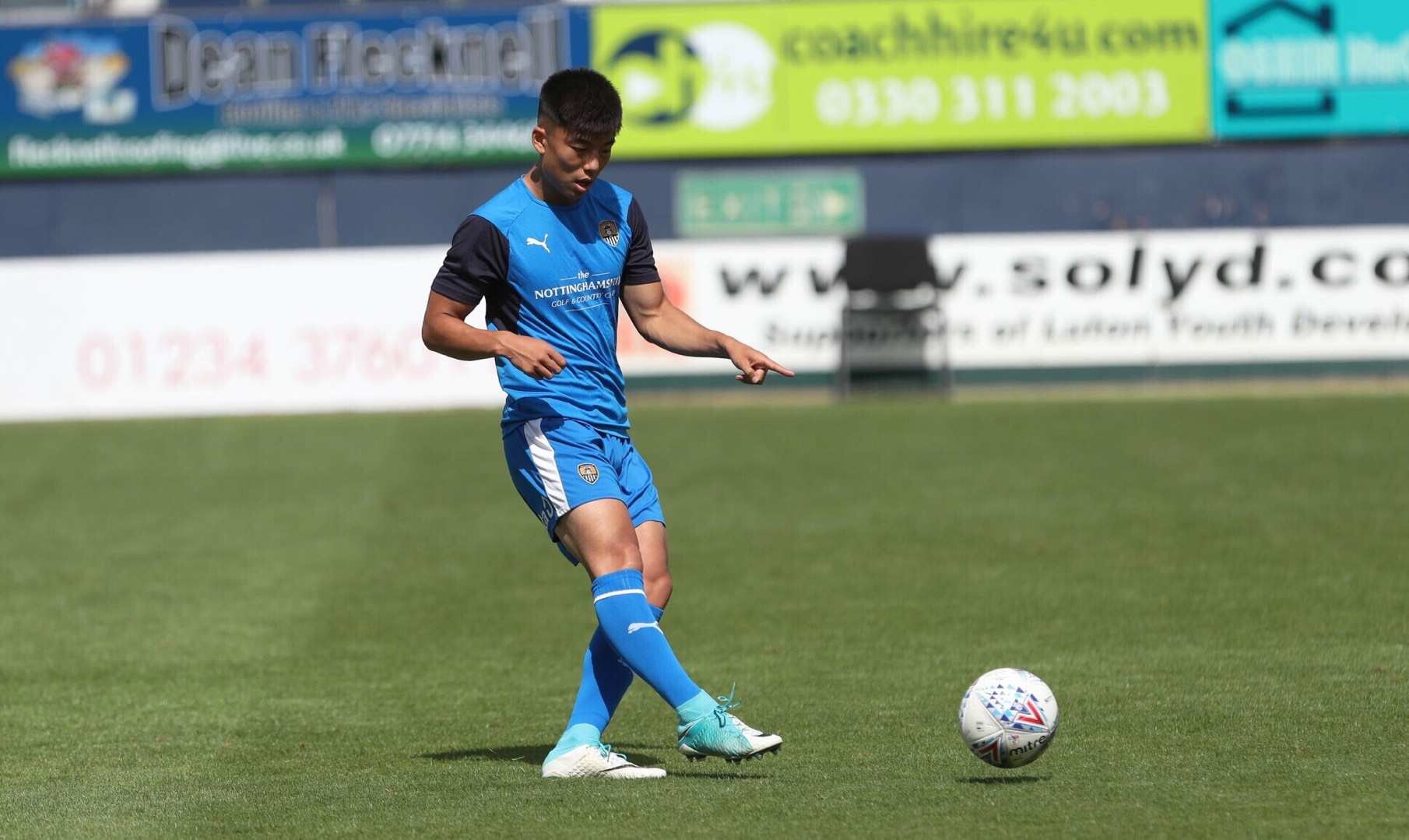 何朕宇狼队首球,英超狼队何朕宇