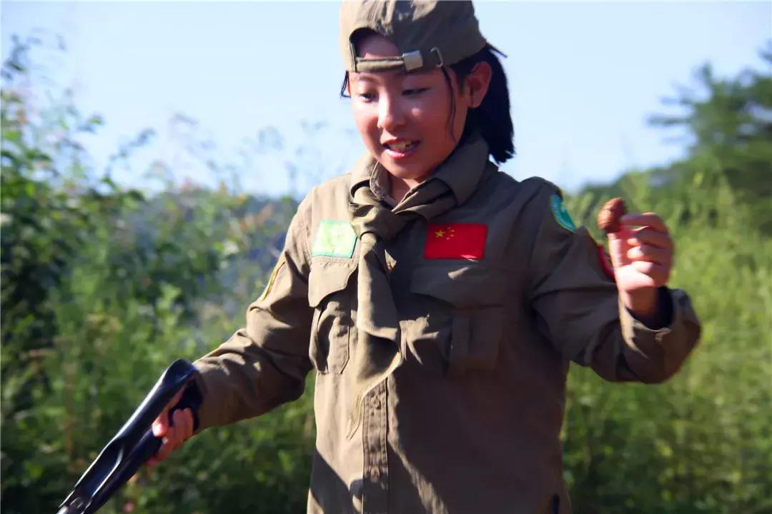 带小孩来田间地头体验生活,带孩子体验一下田间生活