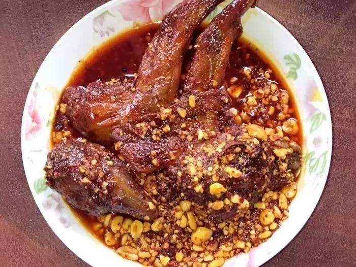 一天卖出1000只鸡,一天卖几千只的兔子