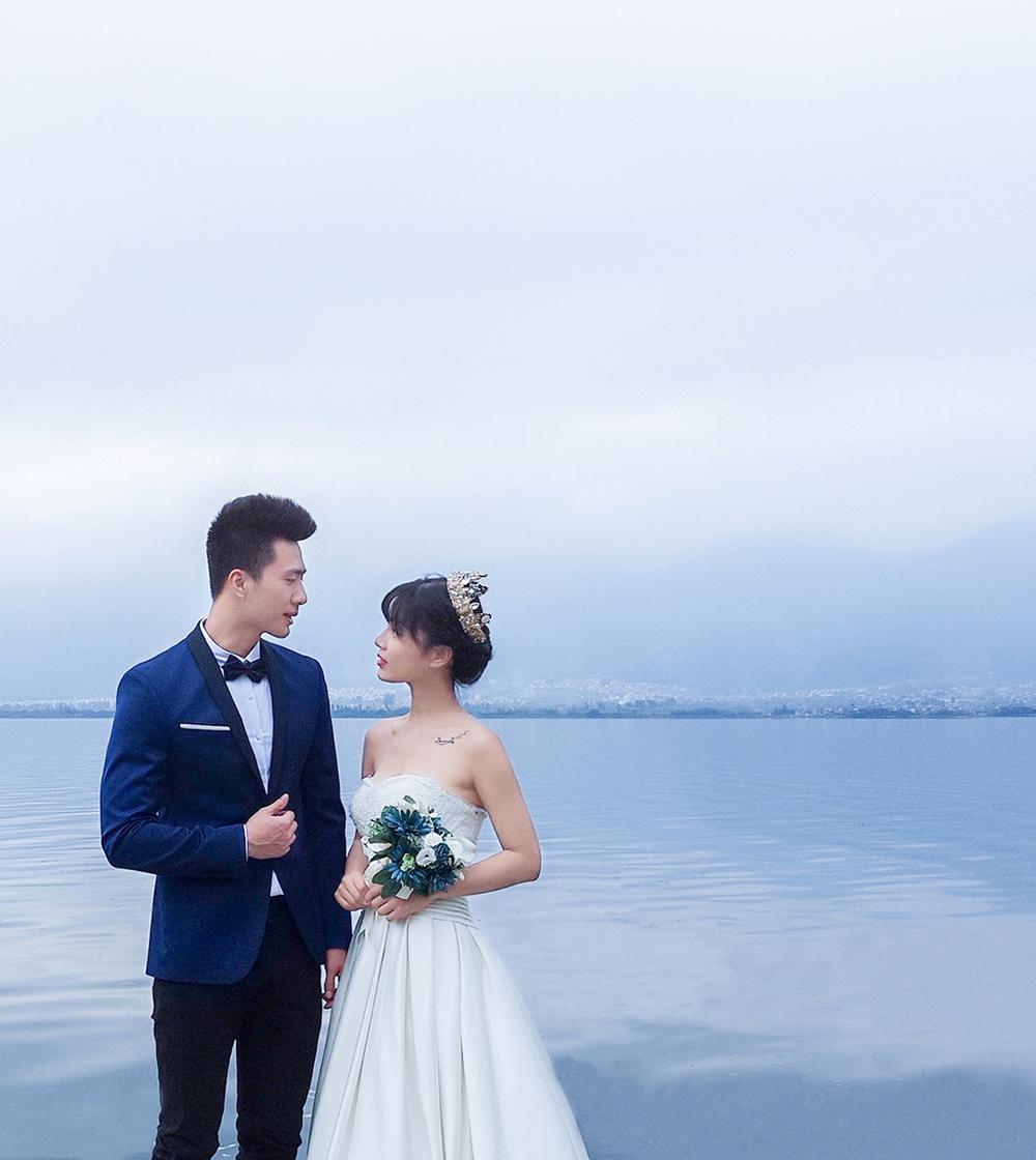 自己在家用手机拍情侣婚纱照,在家如何用手机拍情侣婚纱照