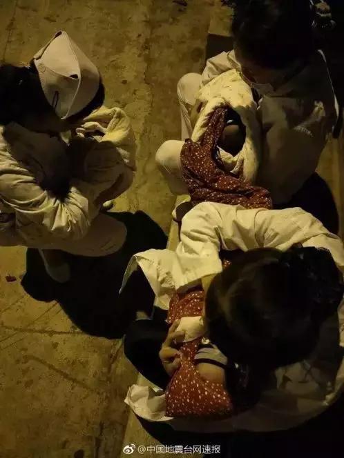 三分钟法治新闻全知道最新,53岁民警落水瞬间