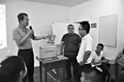 用三无产品“启智仪”欺骗家长，欺骗孩子，朔州市工商局执法人员看不下去了