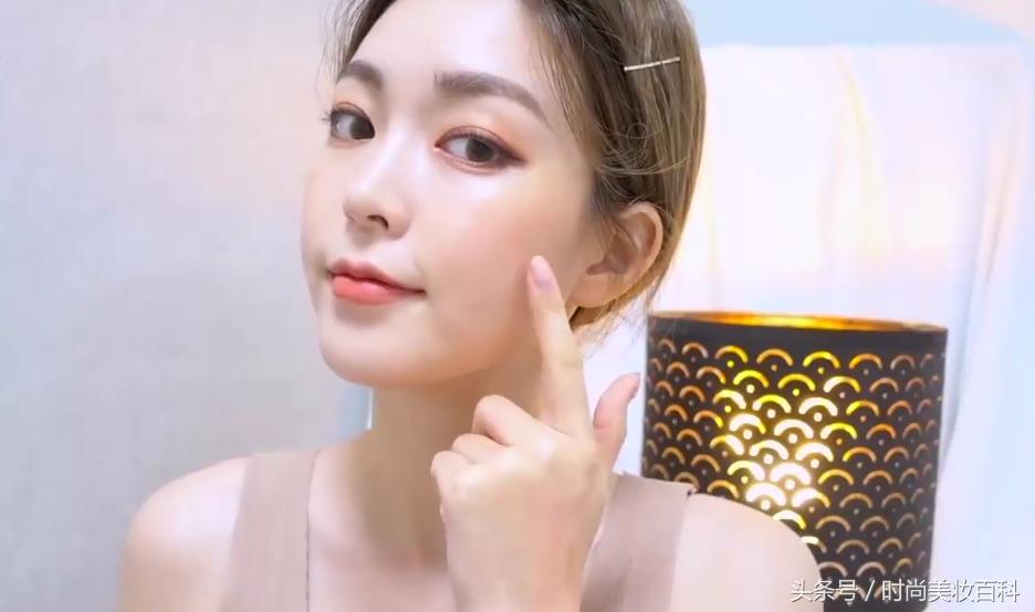 日常化妆的美妆教程,自然妆的正确化妆方法不脱妆