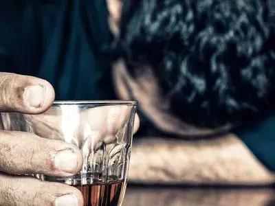 客房部醉酒客人处理流程,客人醉酒闹事如何处理