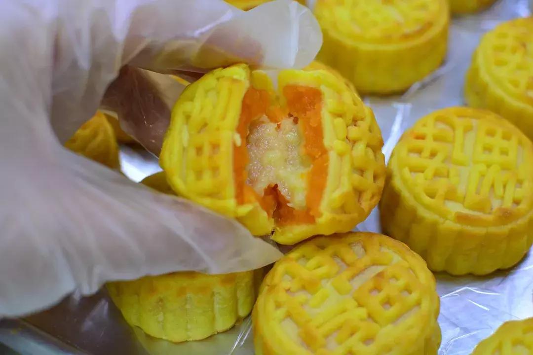 比魏璎珞更任性，成都妹子开离婚派对，还做了一款离婚蛋糕