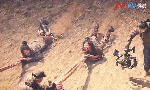 翻盘了,两年不见,我竟然被杨洋满脸胡渣的糙汉形象圈粉了