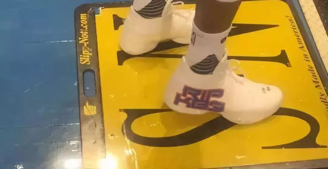 威少两个赛季的三双无人可破,威少用出色的表现回应外界的质疑