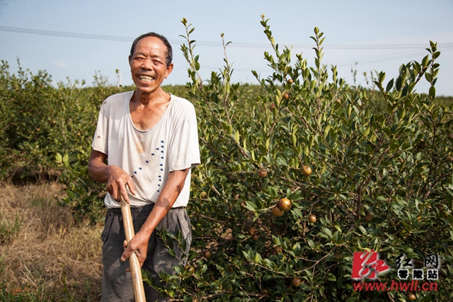 脱贫路上的笑脸总有一张打动你,脱贫攻坚群众幸福的笑脸