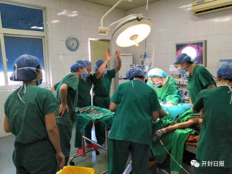 开封5岁女童身体异样，妇产医院紧急手术，取出一根火柴棒……